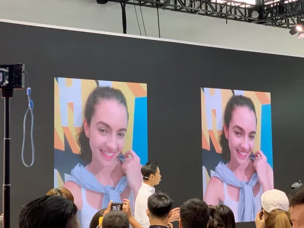 OPPO 螢幕下鏡頭