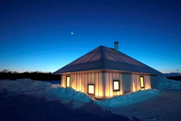 MEMU EARTH HOTEL 17.jpg