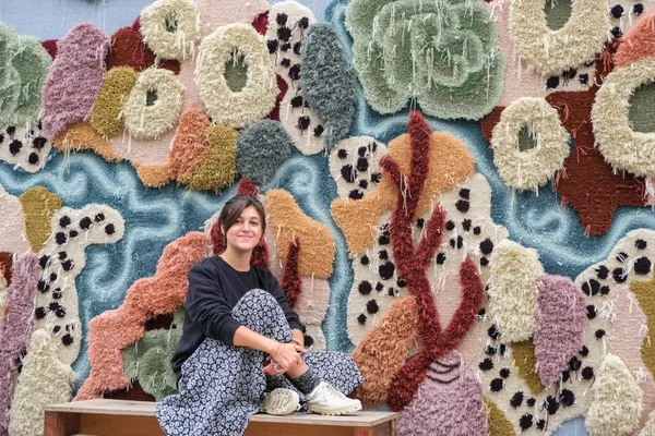 馬祖藍眼淚成靈感！葡萄牙編織藝術家 Vanessa Barragão 來台開展，織就海洋的堅強意志