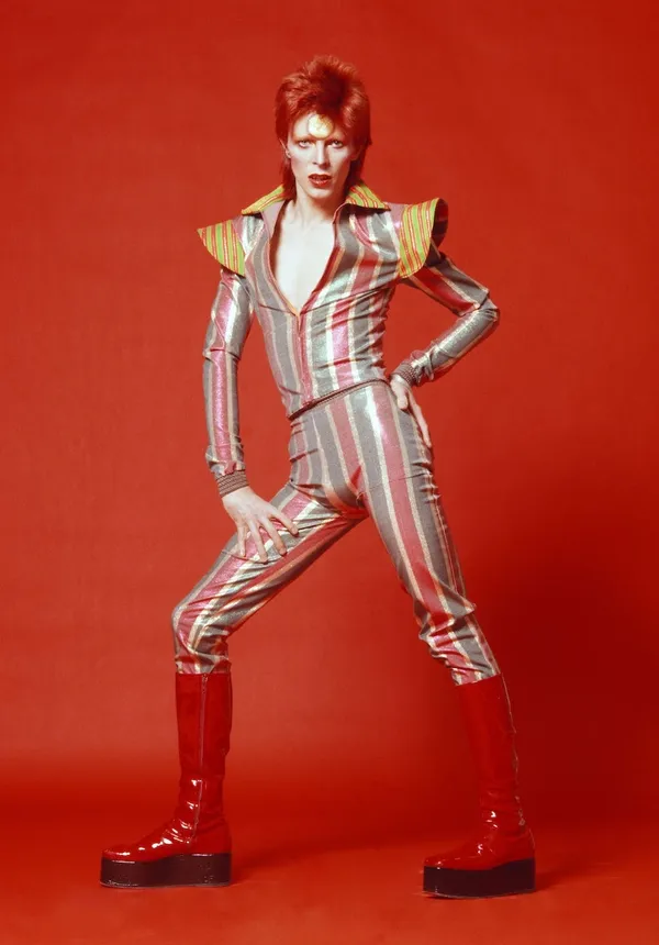 DavidBowie1973-by-Sukita.jpg