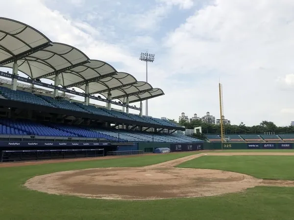 台灣大哥大選擇新莊棒球場作為第一個大型 5G 實現場域