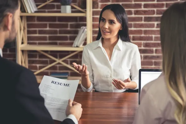 shutterstock_588282956_interview.jpg
