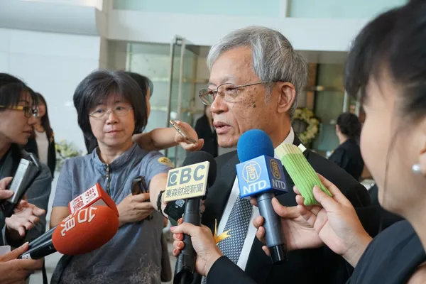 潘文淵文教基金會史欽泰董事長