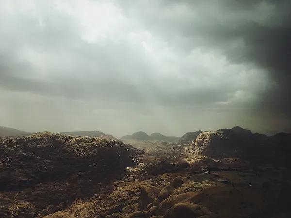 Landscape-Hsueh Isan-Petra Wadi.jpg