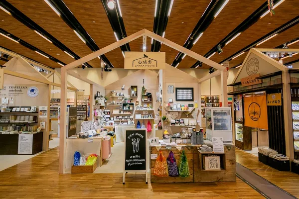 2019誠品書店「理想的文具IN MY LIFE」邀請日本插畫團隊「山鳩舍」合作設計活動主視覺，更推