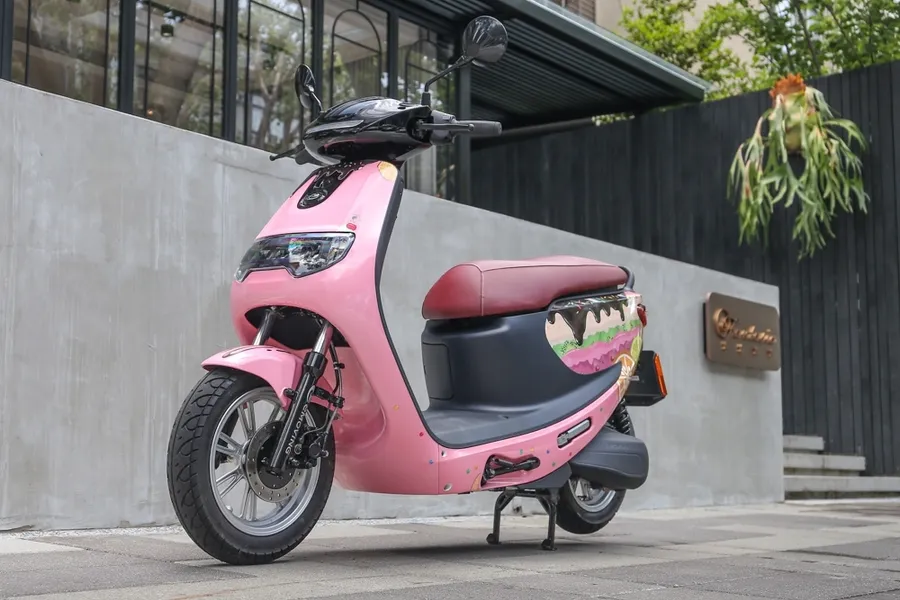 最接地氣的電動機車，emoving iE125的科技感多了一份貼心
