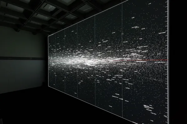池田亮司08_Ryoji Ikeda_the planck universe [macro] © R