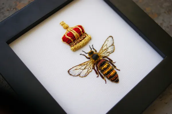 Laura Baverstock-立體刺繡-昆蟲.jpg