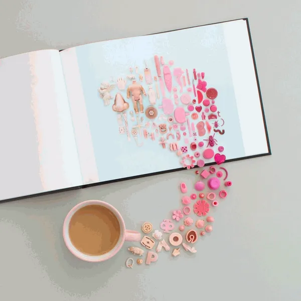 Caroline South 《Collection》 海洋垃圾 16.png