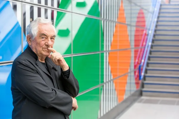 Daniel-Buren-倫敦地鐵站公共藝術.jpg