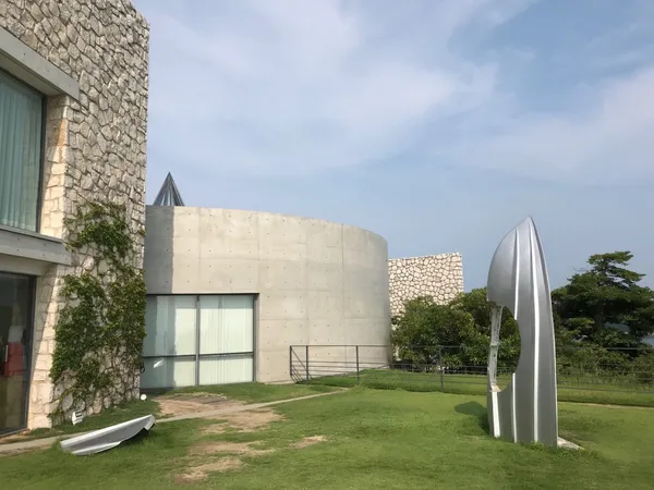 Benesse House Museum (1992) 安藤忠雄作品