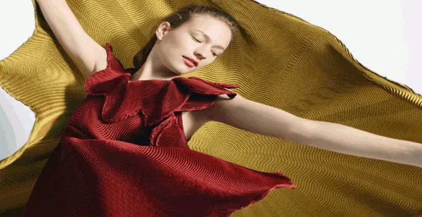 蒸氣延展_ISSEY MIYAKE_3_s.png