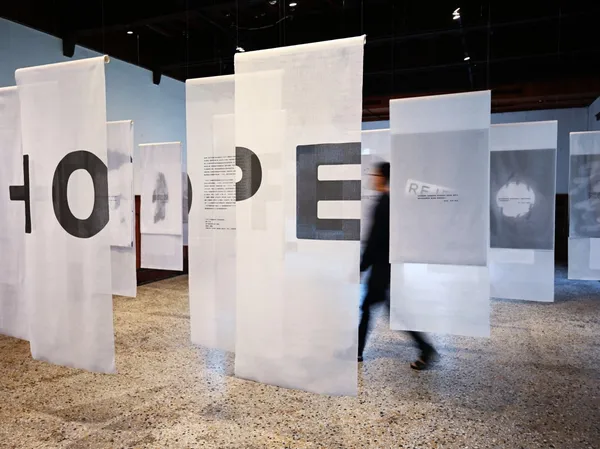 HOPE-台⽇圖像設計公益展-展場.JPG