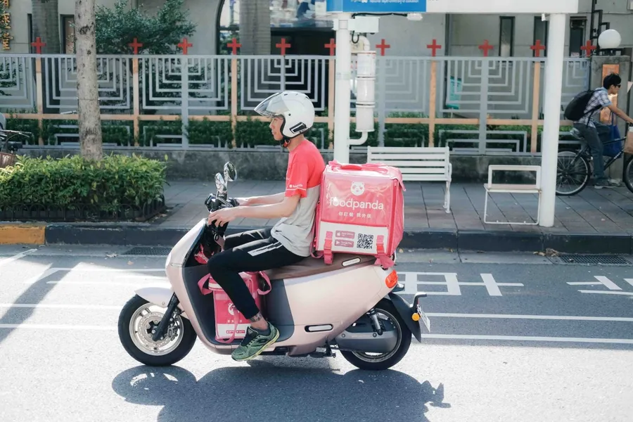 生鮮、雜貨外送大亂鬥！foodpanda跟進推「熊貓商城」，上線150個店家