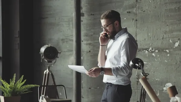 shutterstock_1085276096_businessman.jpg