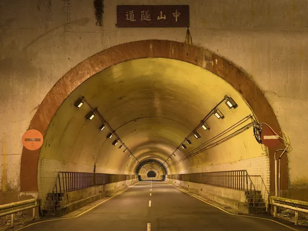 21IPA攝影_Tunnel At Night_2nd Place_Architecture_Ind