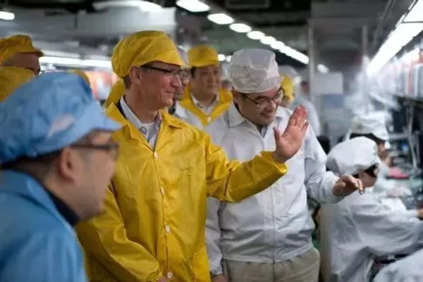 apple-tim-cook-steven-jobs-6.jpg