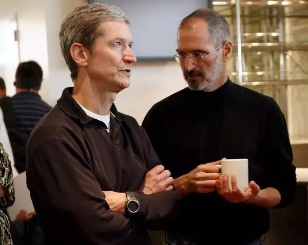 apple-tim-cook-steven-jobs-8.jpg