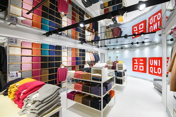 UNIQLO ATT 4 FUN信義店-UT光廊-1.jpg