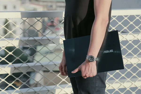 ASUS ZenBook Pro Duo(修圖)
