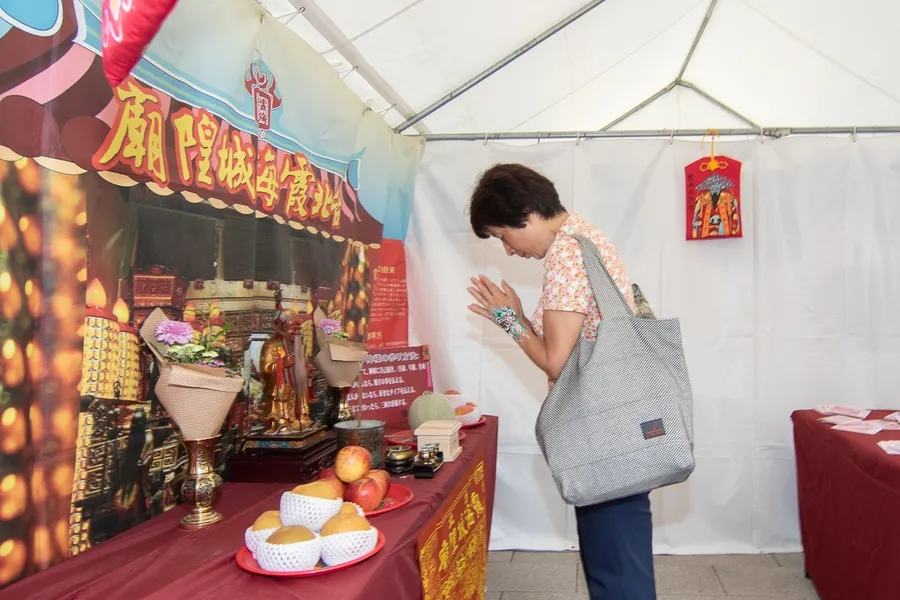 過年防疫優先！龍山寺、鎮瀾宮推線上點燈，這些寺廟也有線上祈福，整理一次看