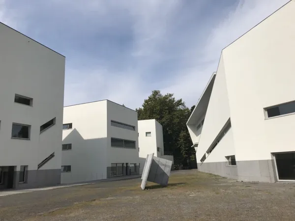 波爾圖建築學系館，可看到很多Siza的設計元素