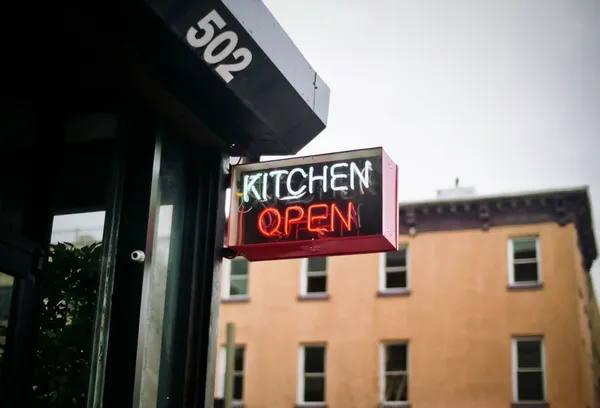 除了美食外送還有別招？「幽靈廚房」Zuul Kitchens進駐紐約 