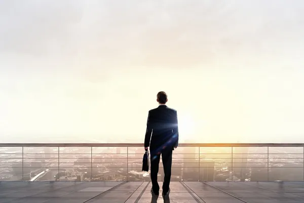 shutterstock_313486487_business man