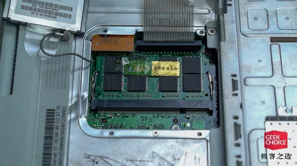 iBook4.jpg