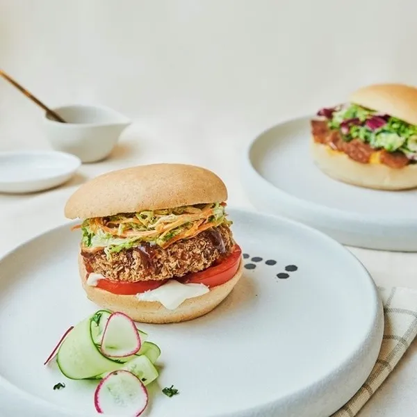 V burger 新豬肉排堡.jpg