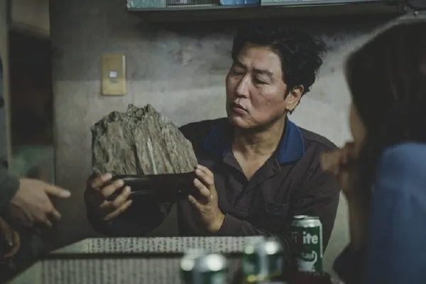 寄生上流 劇照 02 IMDB.jpg