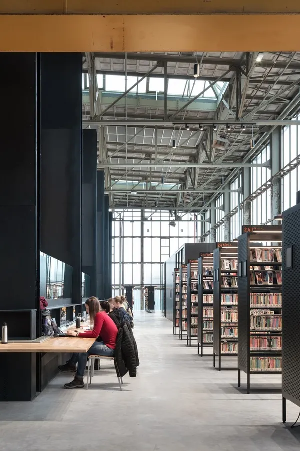LocHal Library_09_2019 Dezeen Awards_Stijn Bollaer