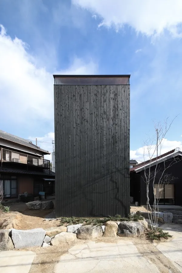 T型屋 佐佐木勝敏 01_Dezeen Awards 2019.jpg