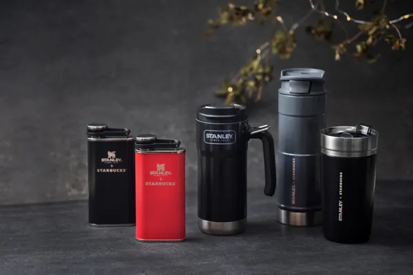 Stanley + Starbucks 2019情境圖.jpg