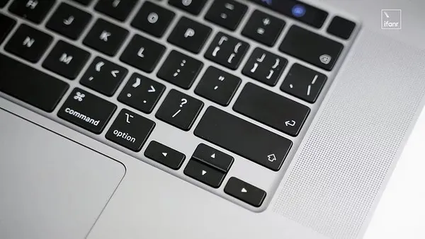 MacBook Pro7.jpg