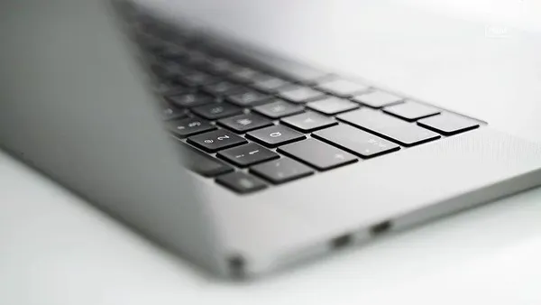 MacBook Pro6.jpg