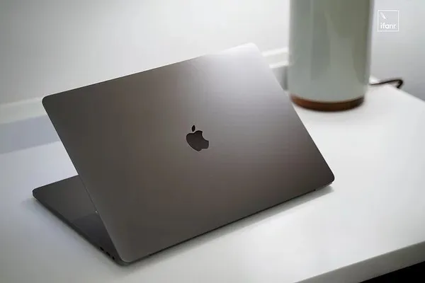 MacBook Pro2.jpg