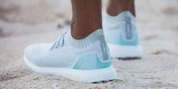 Adidas用海洋垃圾製造的鞋子_Adidas