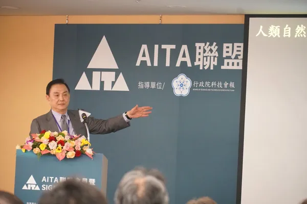 盧超群