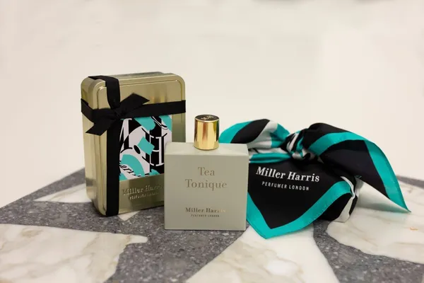 MillerHarris_午後伯爵聖誕限定彩瓶 NT$4,950  100ml_情境圖.jpg