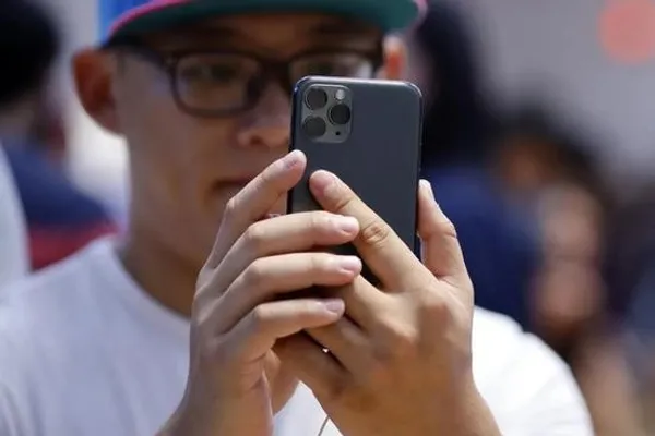 IPHONE11.jpg