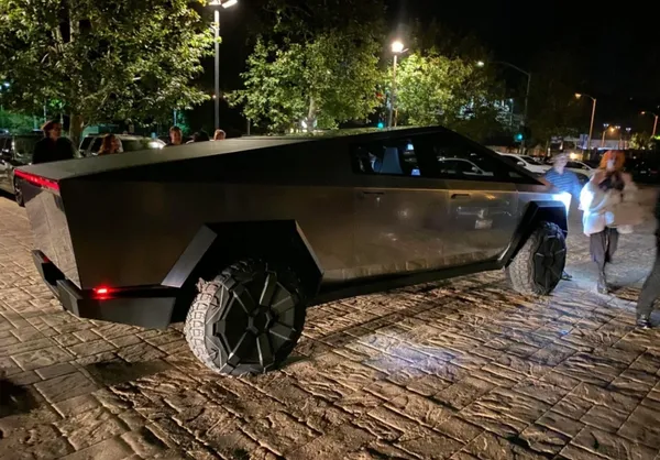 Cyber​​truck2.jpeg