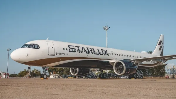 starlux airlines.jpg