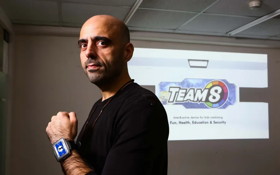 讓孩子擁有超級英雄！Team 8智慧手錶如何終結兒童肥胖及手機成癮？