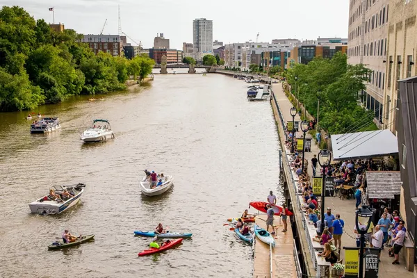 1. Milwaukee Wisconsin B - Airbnb 20 for 2020.jpg