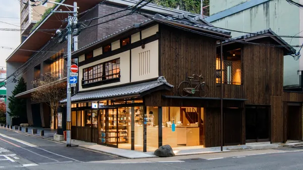 藍瓶咖啡京都六角01首圖裁切.jpg