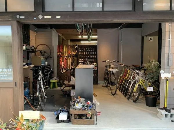 藍瓶咖啡京都六角店旁自行車行.jpg