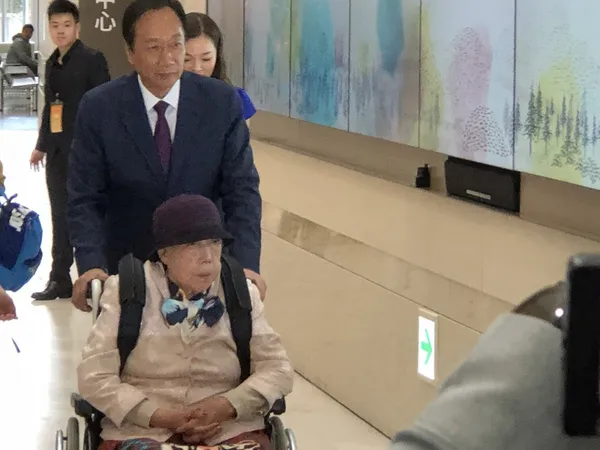 郭台銘與母親初永真