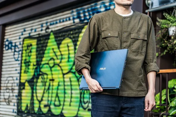 ASUS ProArt W700 黃顯勛
