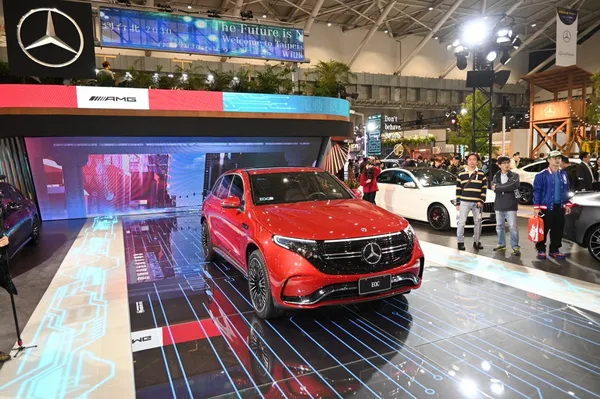 賓士（Mercedes-Benz）